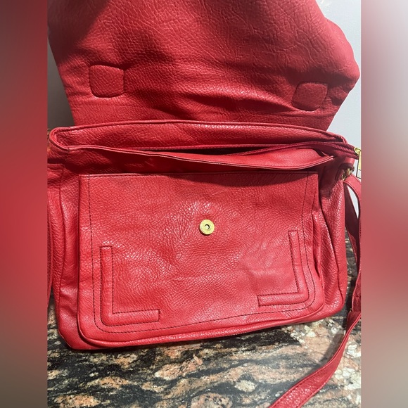 Red Faux leather bag with sling strap. New. Medium size. Made in china - Picture 5 of 6